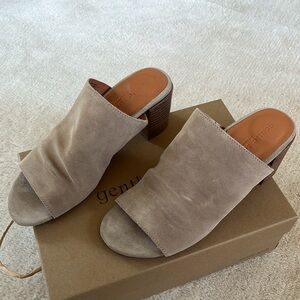 Kenneth Cole brand new mules never worn